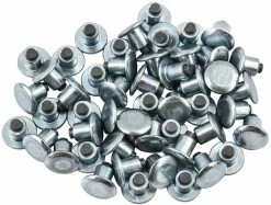 50 Crampons En Acier Pour Tous Les Pneus à Clous Schwalbe